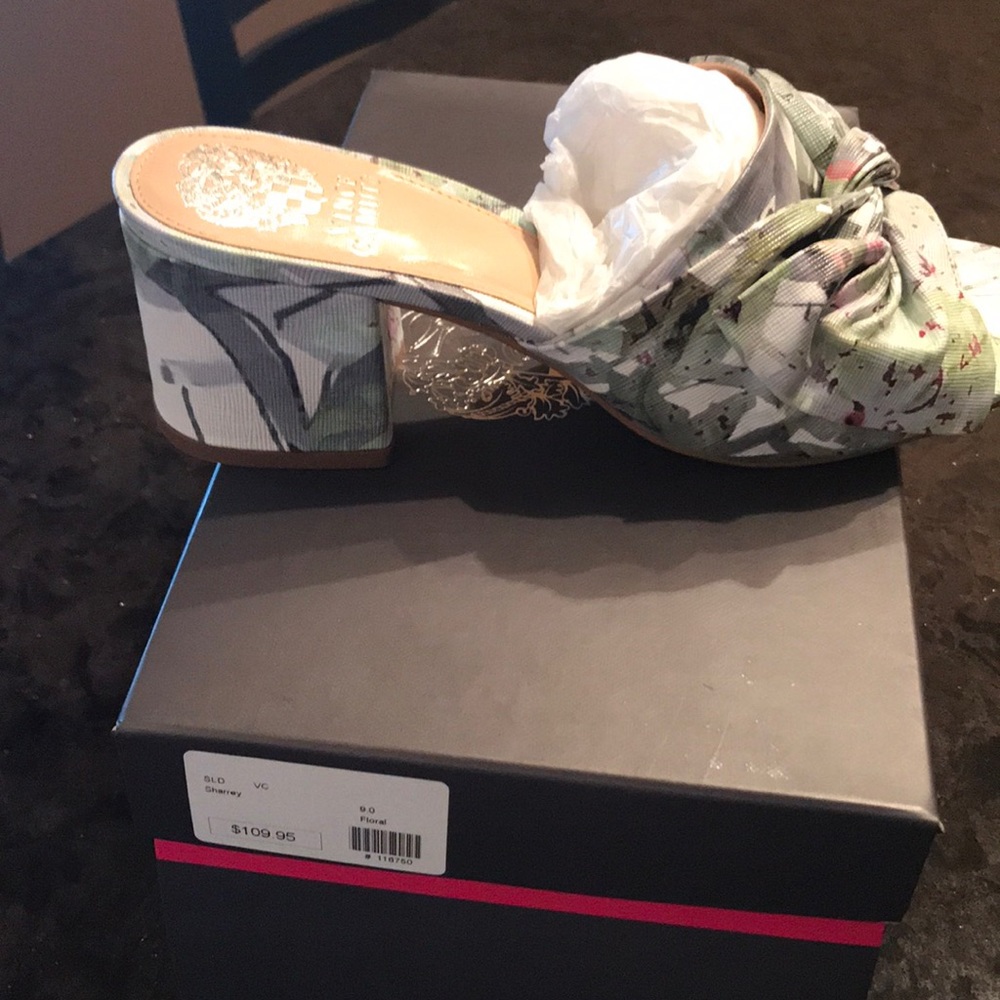 Vince camuto shoes size 9